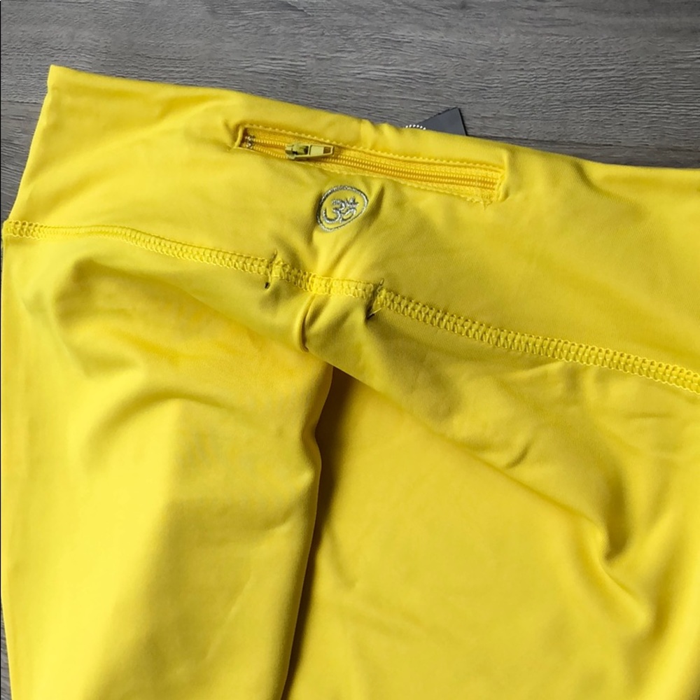 NWT yellow leggings - Picture 3 of 4